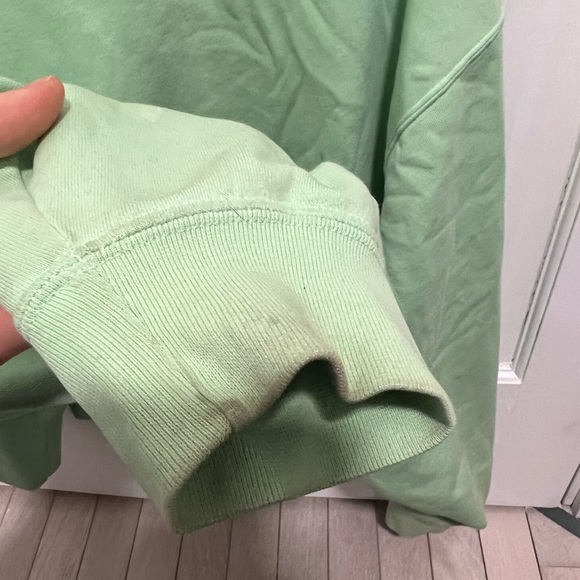 Nike light mint green cropped sweatshirt - Picture 3 of 5